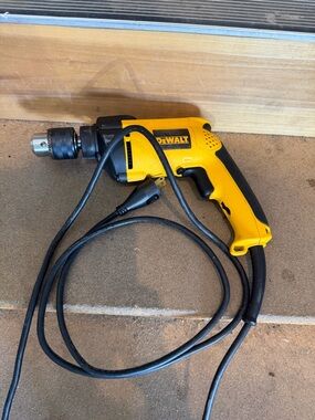 DEWALT DW511 1/2" (13mm) Corded Hammer Drill - FOR PARTS OR REPAIR - Electrical
